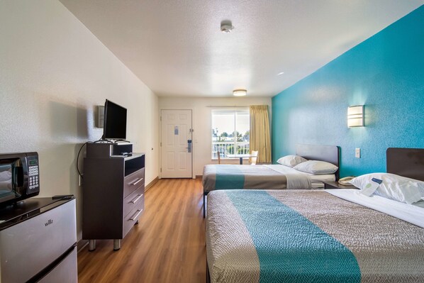 Blackout drapes, free WiFi, bed sheets, alarm clocks