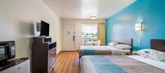 Motel 6 Portland, OR Mall 205