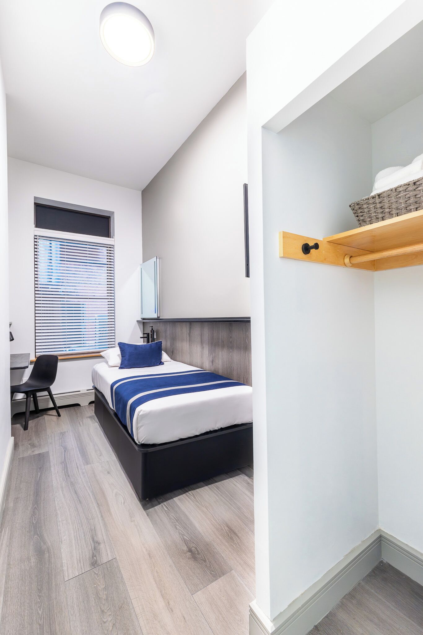 SINGLE ROOM-SHARED BATHROOM | WiFi, bed sheets, wheelchair access