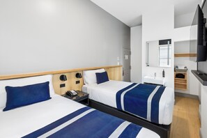 DOUBLE ROOM(Separate Beds)-SHARED BATHROOM | WiFi, bed sheets, wheelchair access