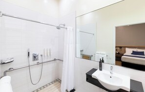 Room, 2 Double Beds, Private Bathroom | Bathroom | Towels