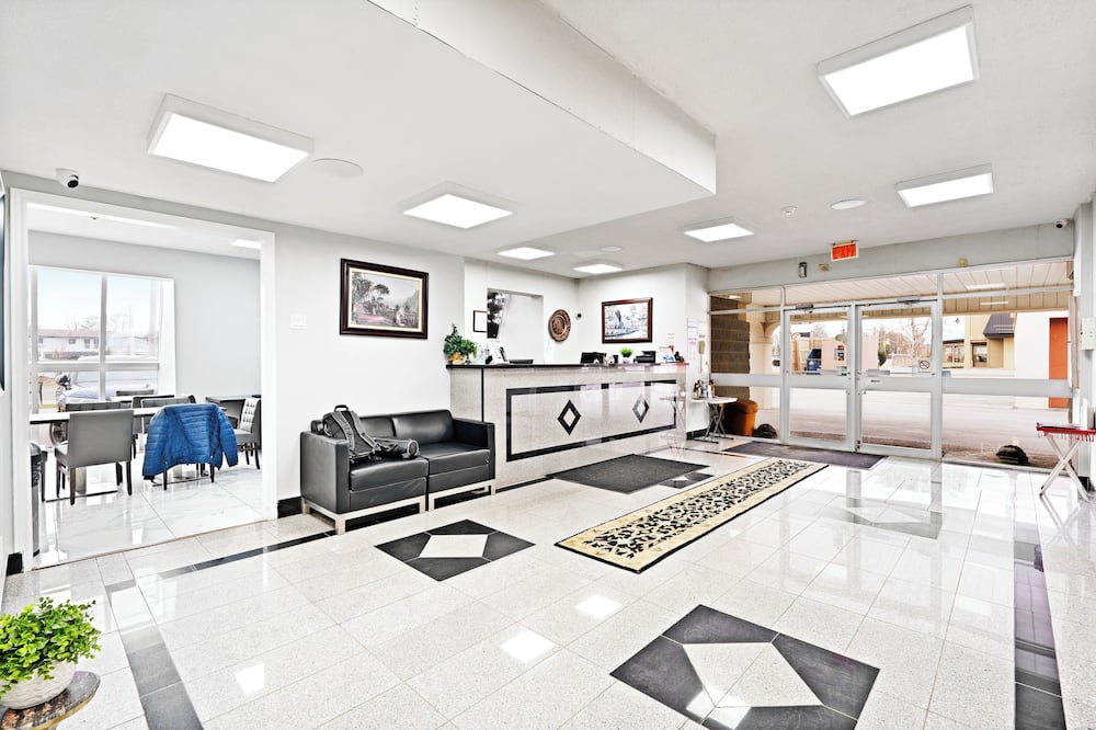 Niagara Lodge & Suites