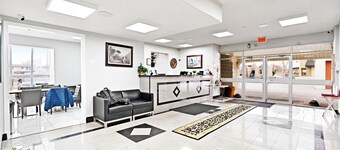 Niagara Lodge & Suites