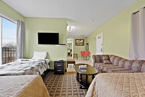 Family Suite | Room amenity - Niagara Lodge & Suites (Niagara Falls)