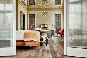 1 bedroom, Egyptian cotton sheets, premium bedding, minibar