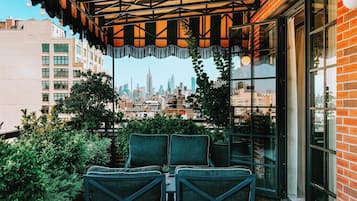 Suite, Terrace | 1 bedroom, Egyptian cotton sheets, premium bedding, minibar