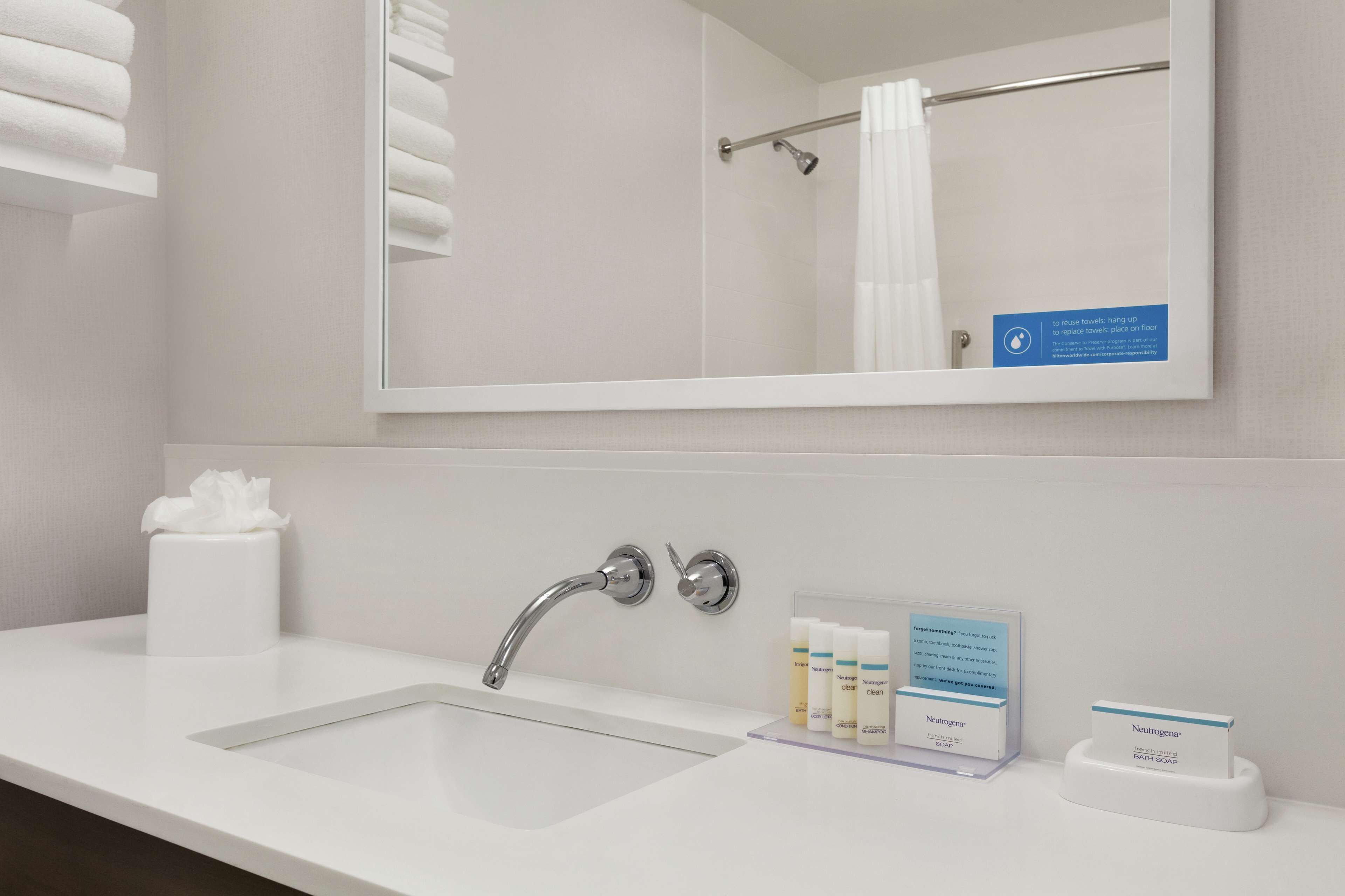 combined shower/bathtub, free toiletries, hair dryer, towels