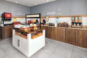 Free daily buffet breakfast - Hampton Inn Houston Hobby Airport (Houston)