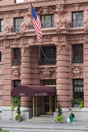 Property entrance - The Lucerne Hotel (New York)