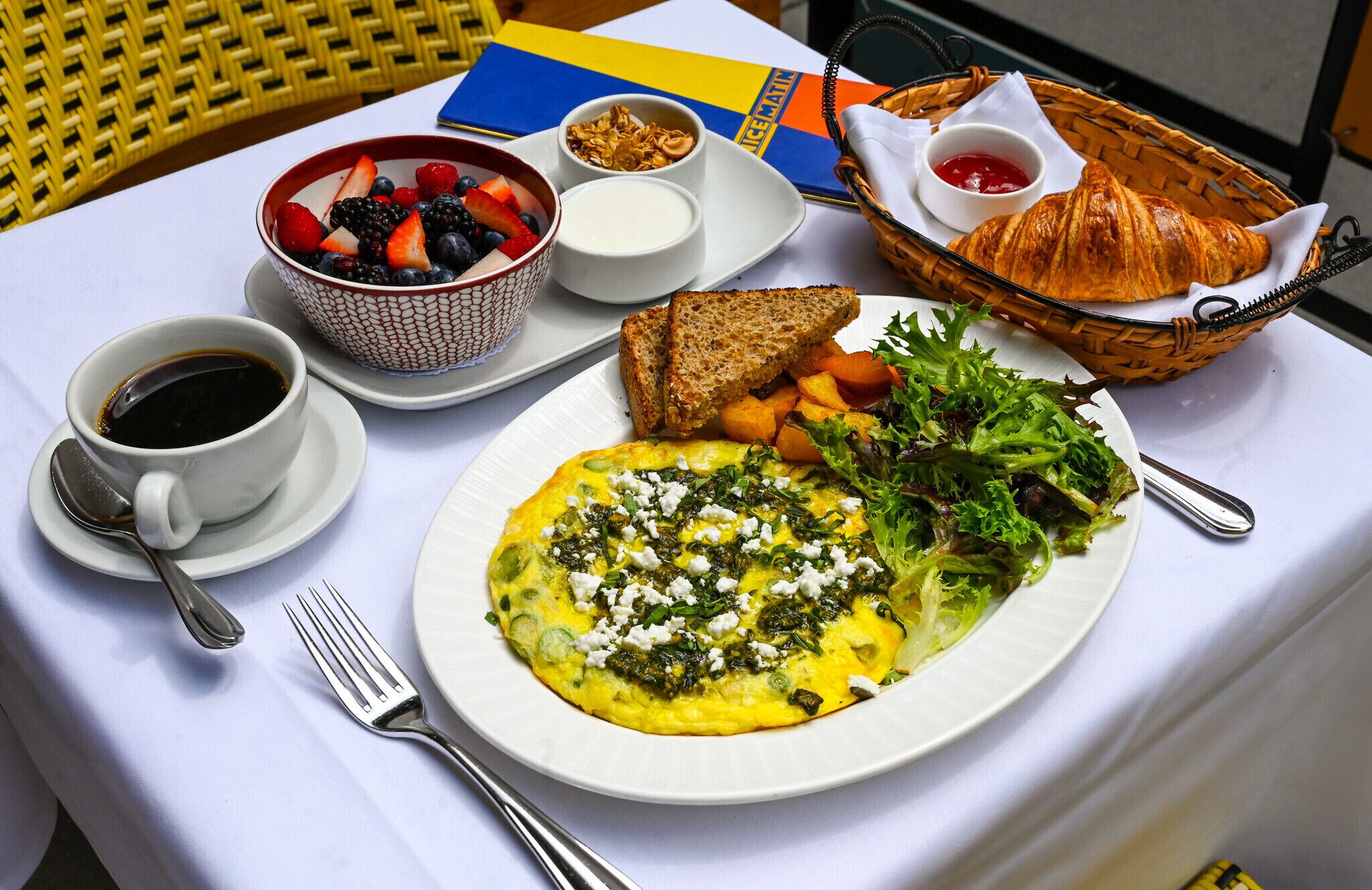 daily cooked-to-order breakfast for a fee