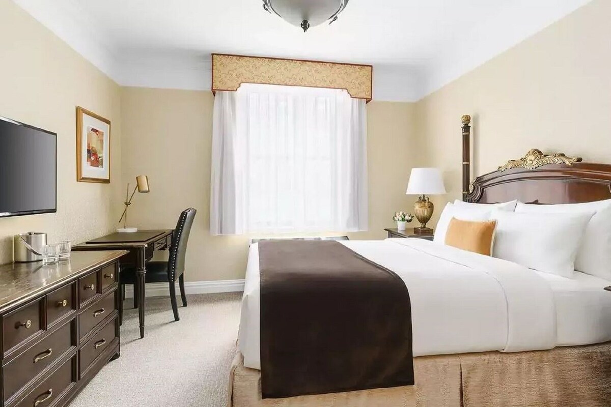 Hypo-allergenic bedding available, in-room safe, desk, laptop workspace