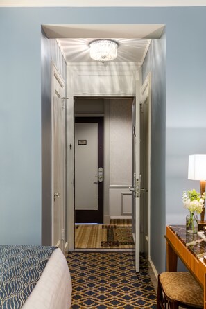 Premium bedding, pillowtop beds, in-room safe, desk - The Francis Marion Hotel (Charleston)