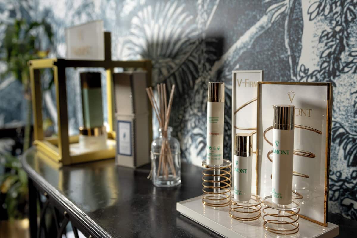 aromatherapy, hot stone massages, deep-tissue massages, body wraps