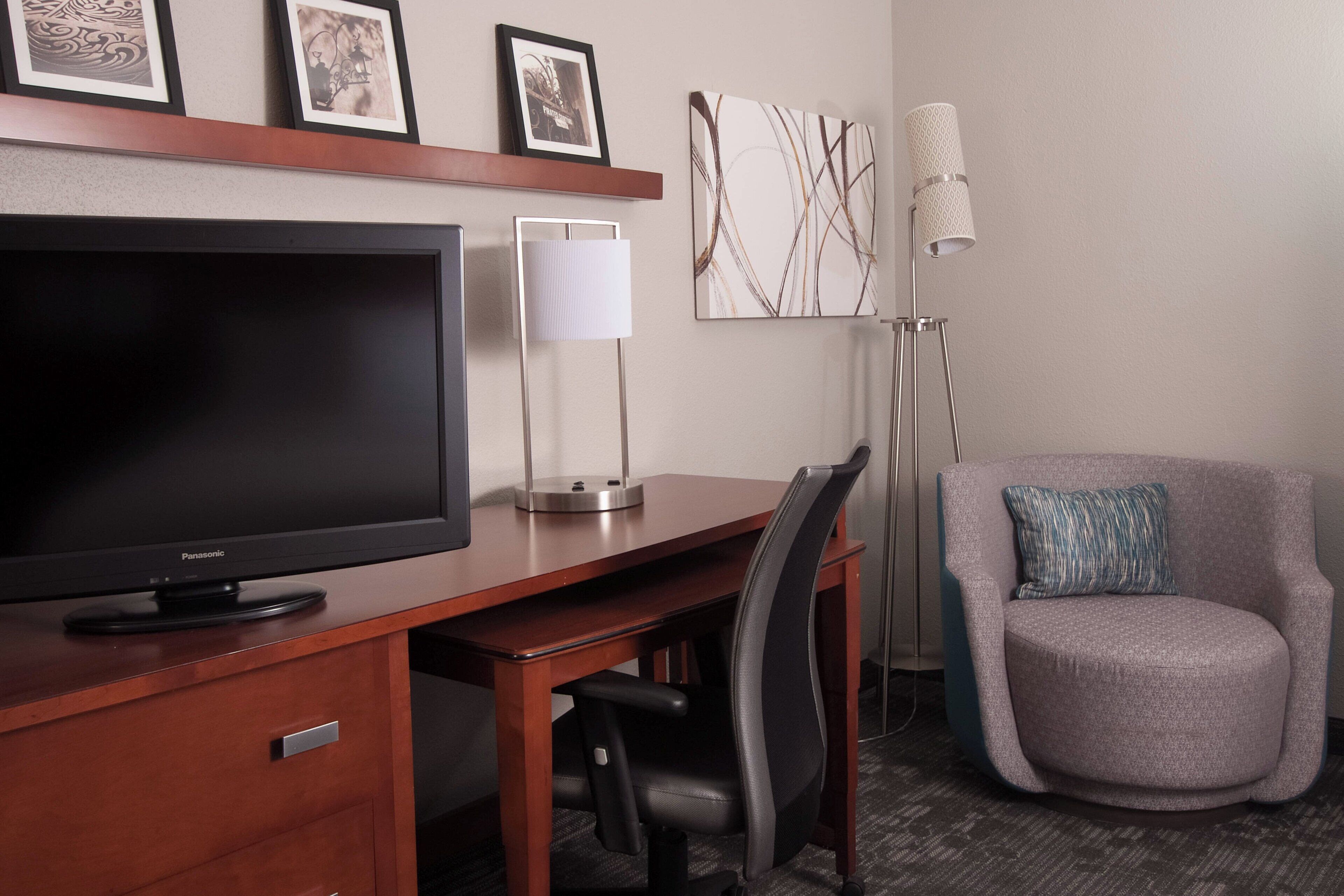 1 bedroom, premium bedding, in-room safe, desk