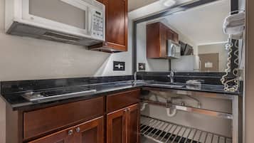 In-room safe, desk, laptop workspace, iron/ironing board