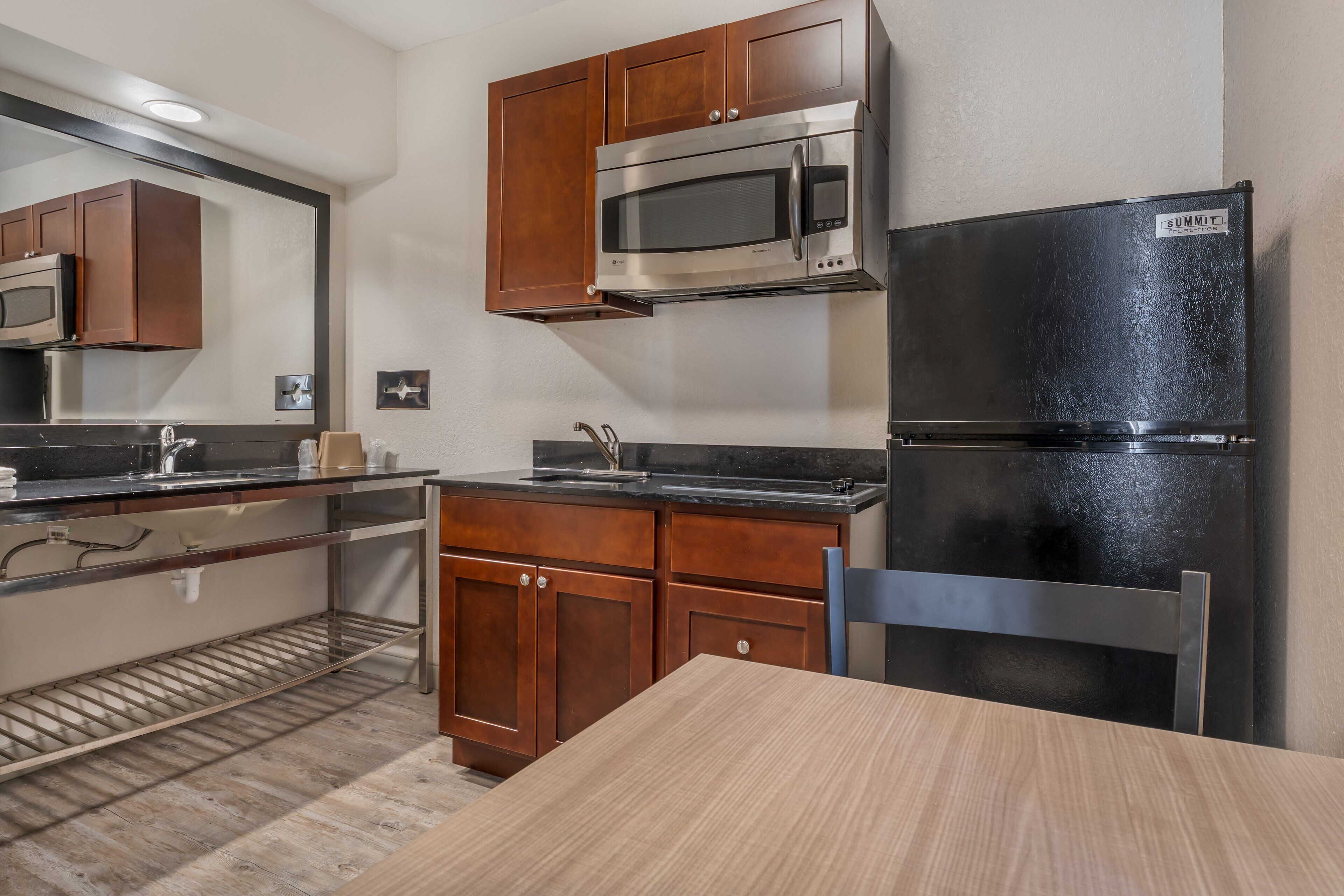 Caja de seguridad en la habitación y escritorio 