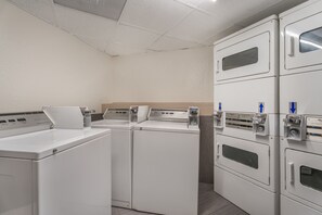 Laundry room - Red Roof Inn Houston - Brookhollow (Houston)