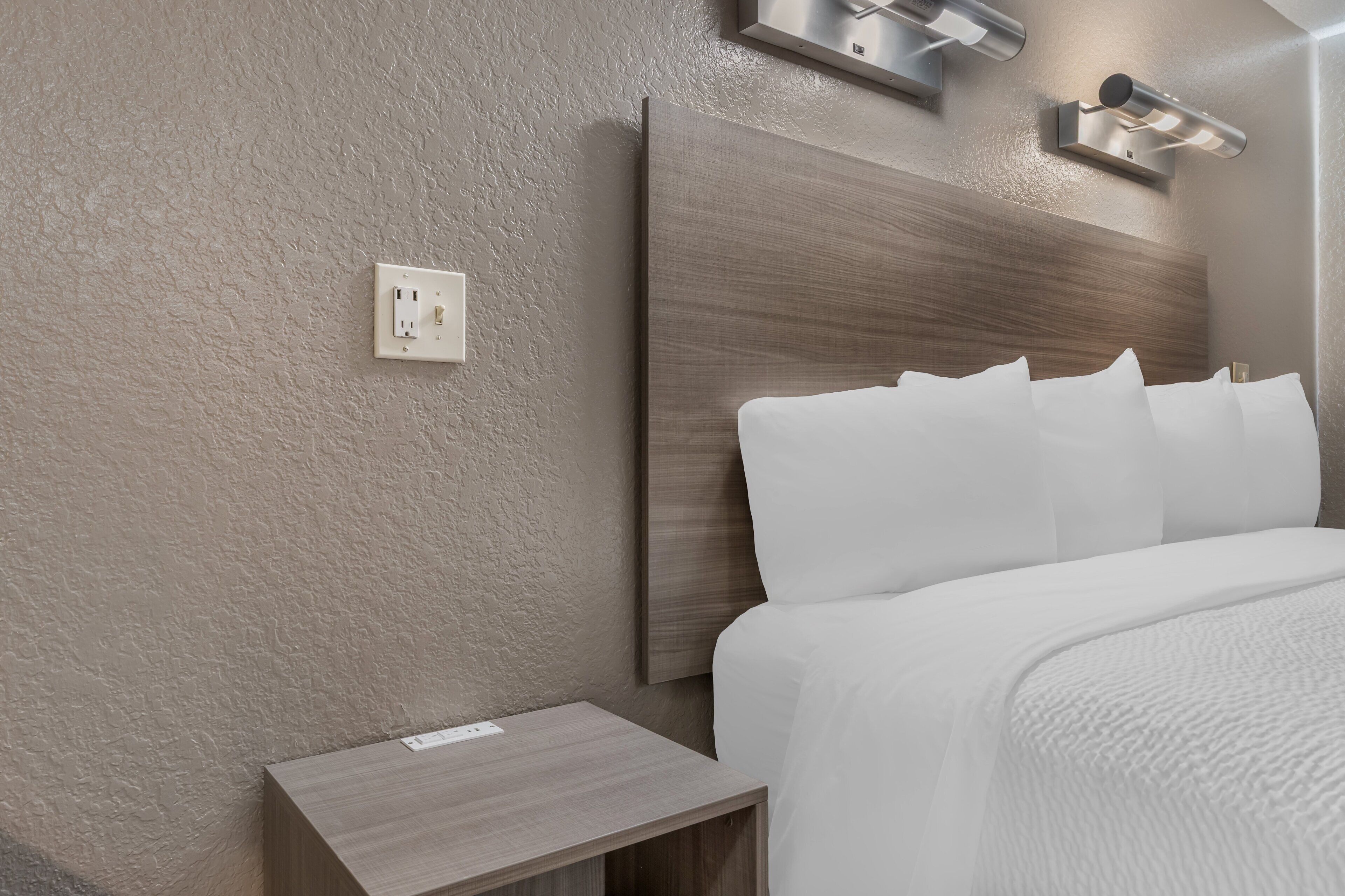 Rom – superior, 1 kingsize-seng, ikke-røyk, kjøkken | Safe på rommet, skrivebord og skrivebord for bærbar PC