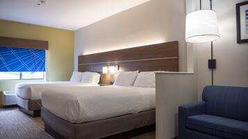 Standardzimmer, 2 Queen-Betten, barrierefrei (Mobility, Accessible Tub) | Zimmersafe, Schreibtisch, Verdunkelungsvorhänge, Bügeleisen/Bügelbrett