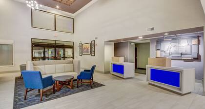 Holiday Inn Express & Suites Greenville Airport by IHG