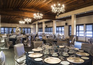 2 间餐厅，供应早餐