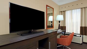 Premium bedding, in-room safe, blackout drapes, free cribs/infant beds