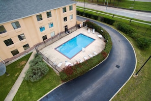 Outdoor pool, pool umbrellas, sun loungers