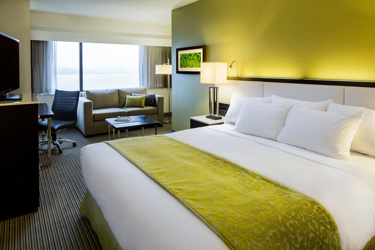Ropa de cama de alta calidad y camas con pillow-top