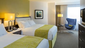 Sengetøy av topp kvalitet, senger med overmadrass og safe på rommet