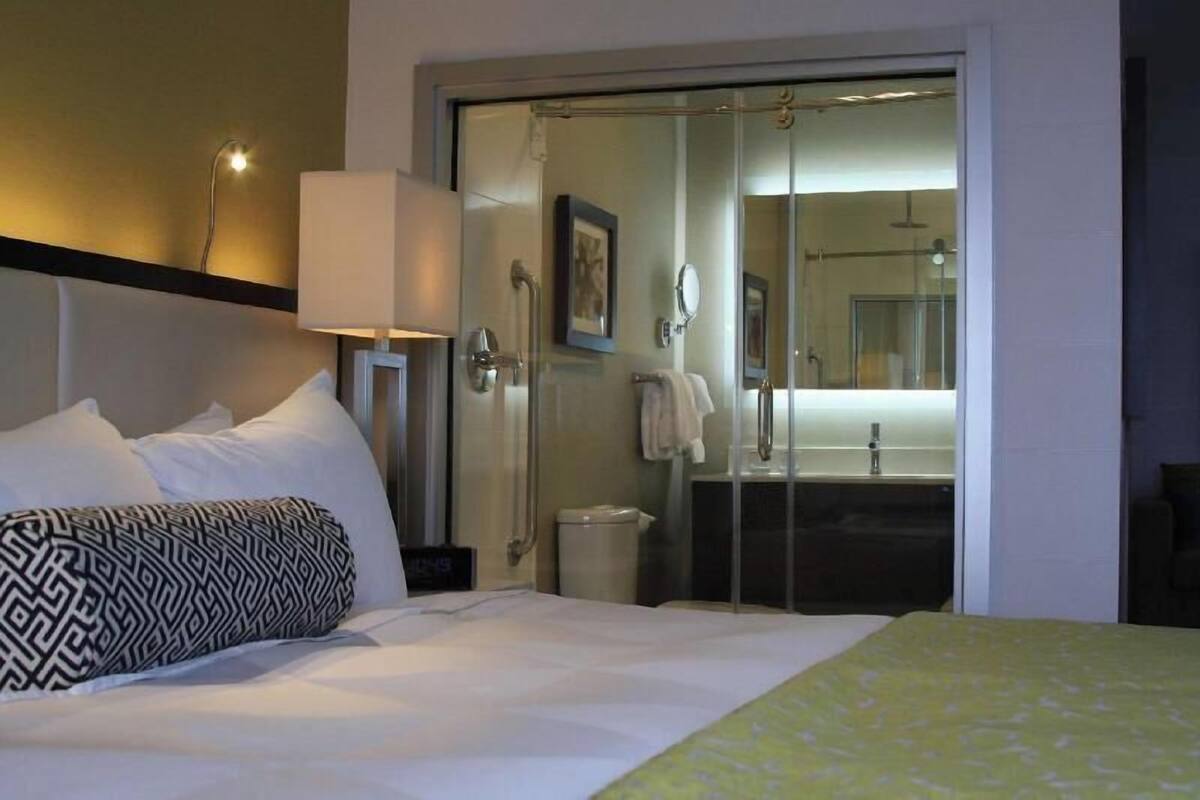 Premium bedding, pillowtop beds, in-room safe, desk