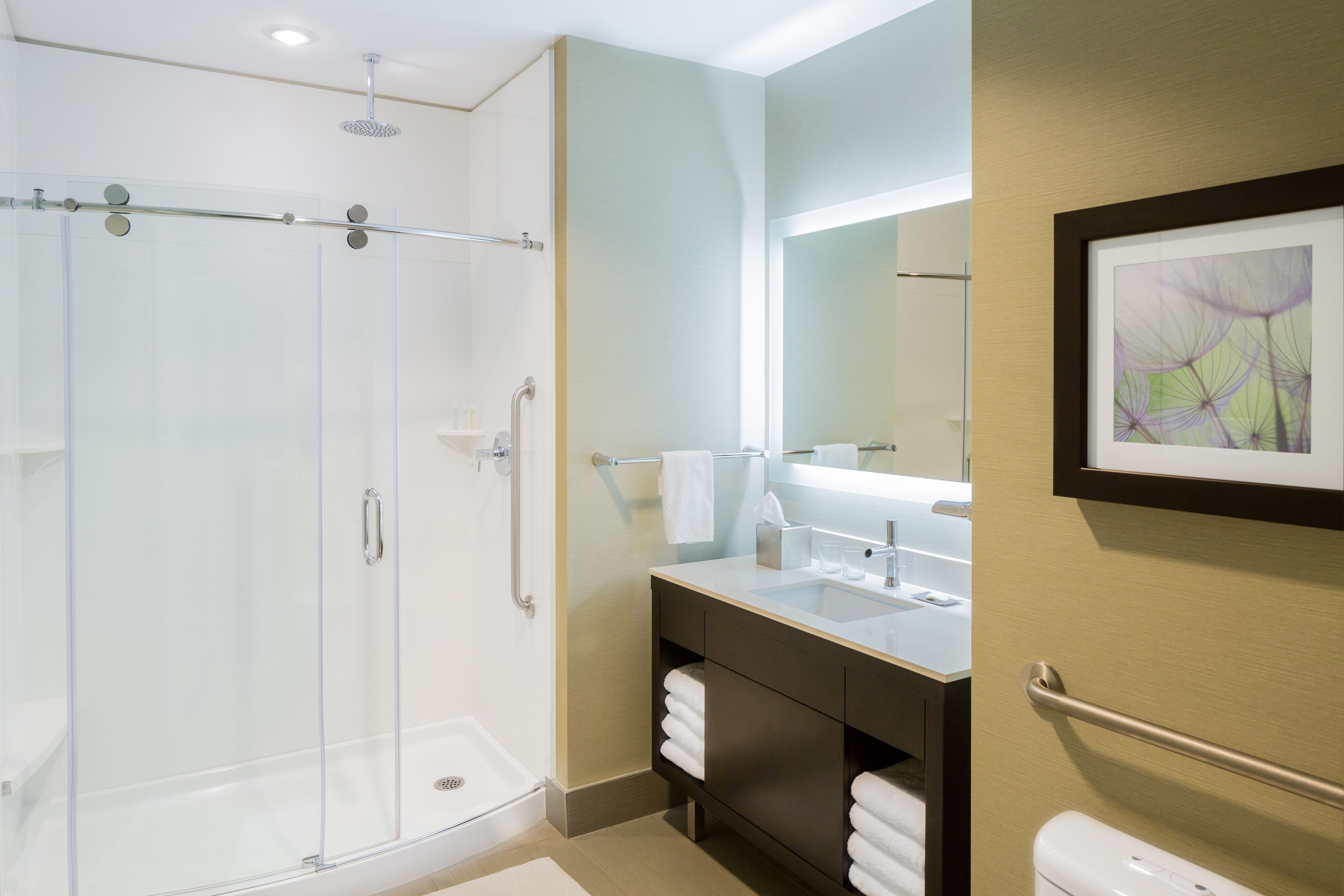 Foto - The Hollis Halifax - a DoubleTree Suites by Hilton