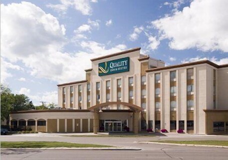 Quality Inn and Suites Winnipeg - Image 2