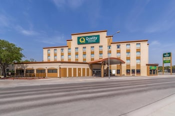 Quality Inn and Suites Winnipeg