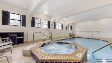 Bañera de hidromasaje interior