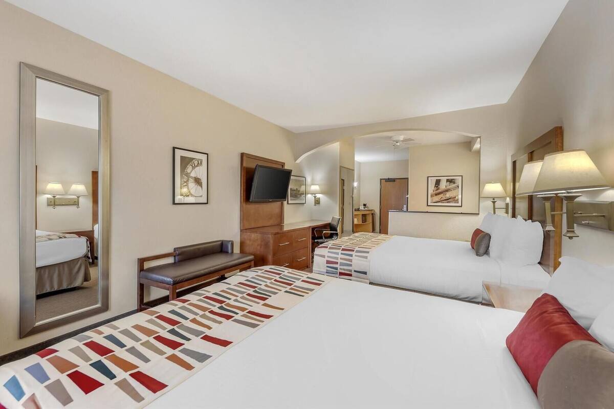 Blackout curtains, iron/ironing board, free cots/infant beds, free WiFi
