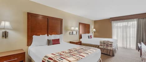 Cortinas blackout, tabla de planchar con plancha y cunas gratuitas