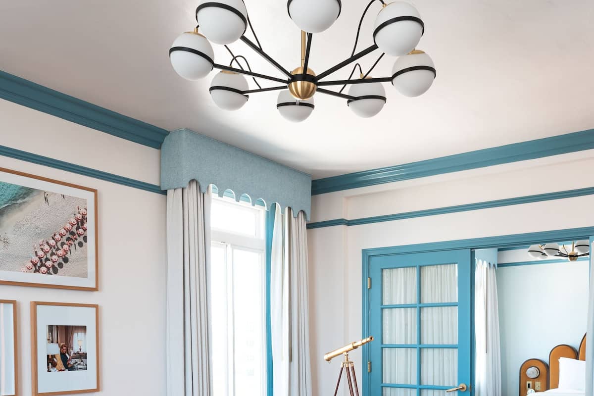 Deluxe Room, Oceanfront | Down comforters, pillowtop beds, minibar, in-room safe