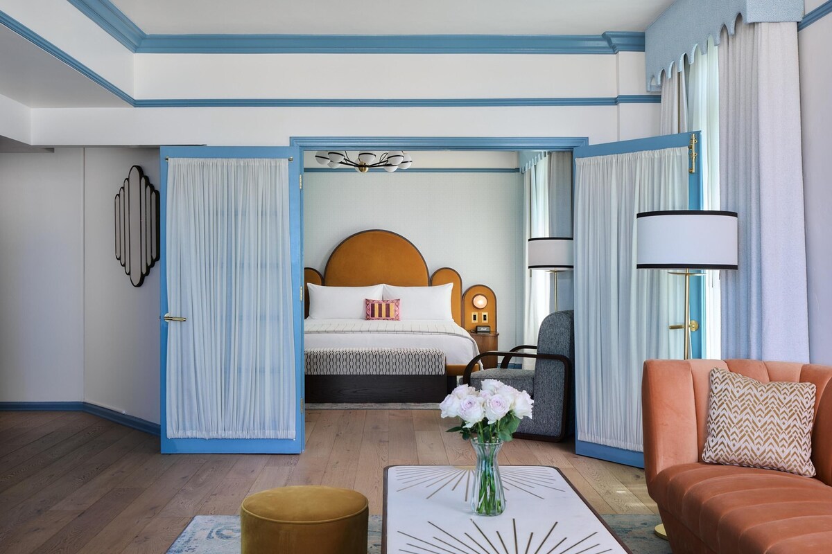 Suite, 1 King Bed, Oceanfront | Down comforters, pillowtop beds, minibar, in-room safe