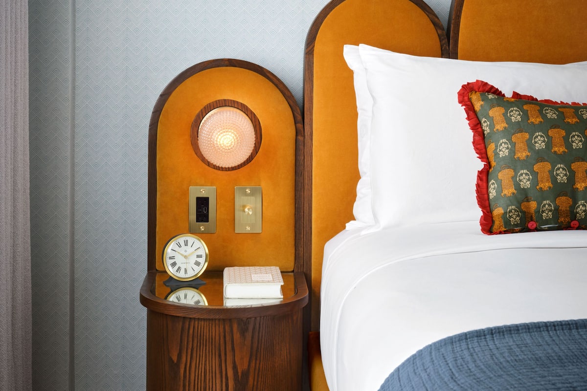 Down comforters, pillowtop beds, minibar, in-room safe