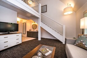 Loft | In-room safe, iron/ironing board, free WiFi, bed sheets