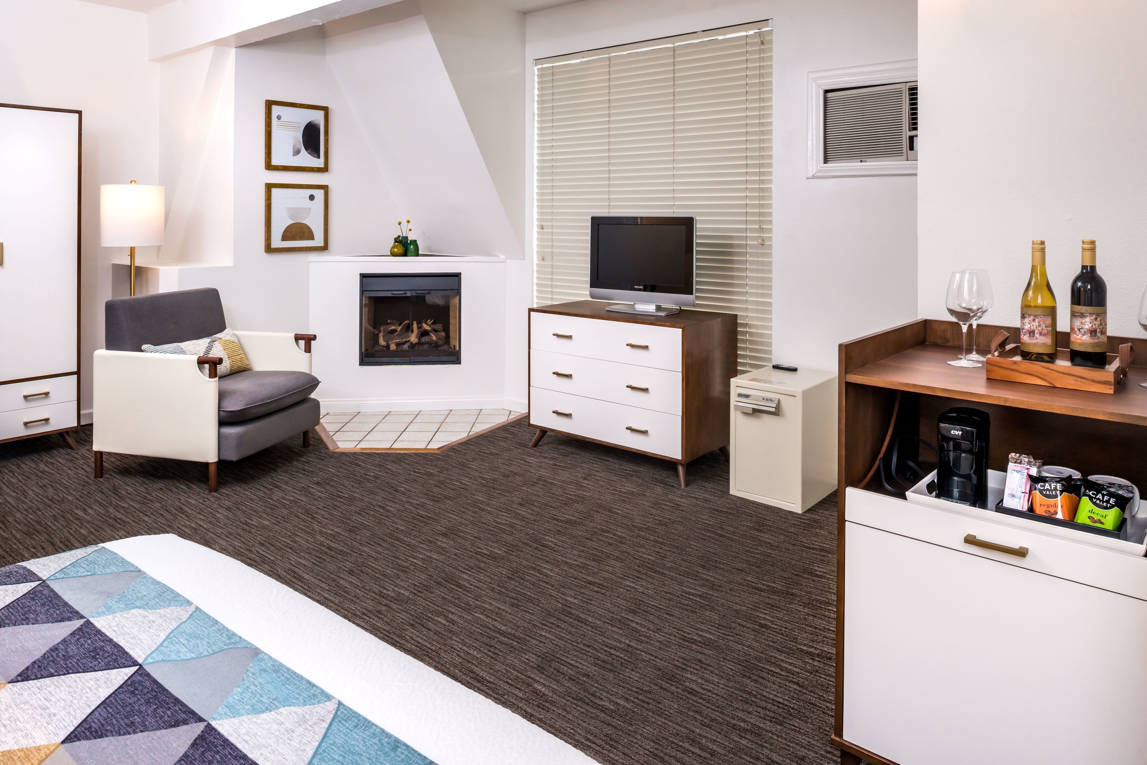 village tower queen | 1 bedroom, in-room safe, iron/ironing board, free wifi