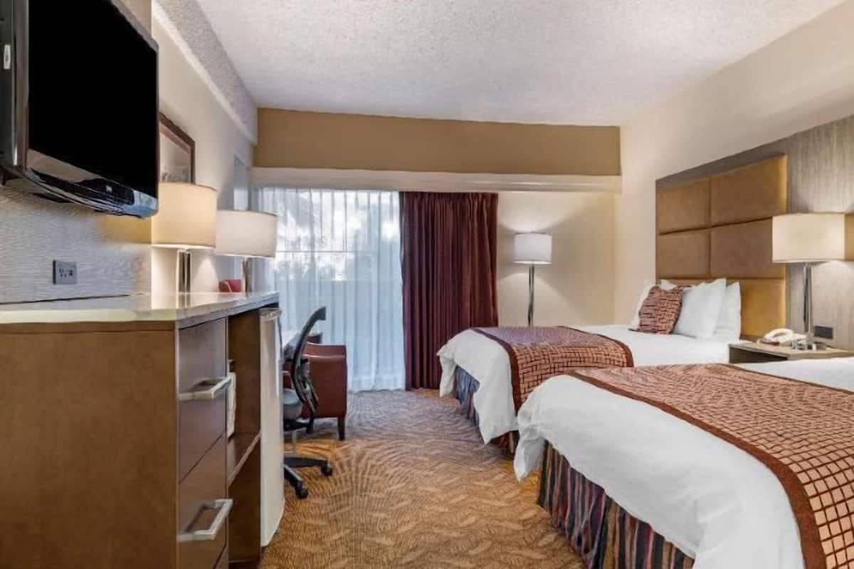 Premium bedding, pillowtop beds, in-room safe, desk