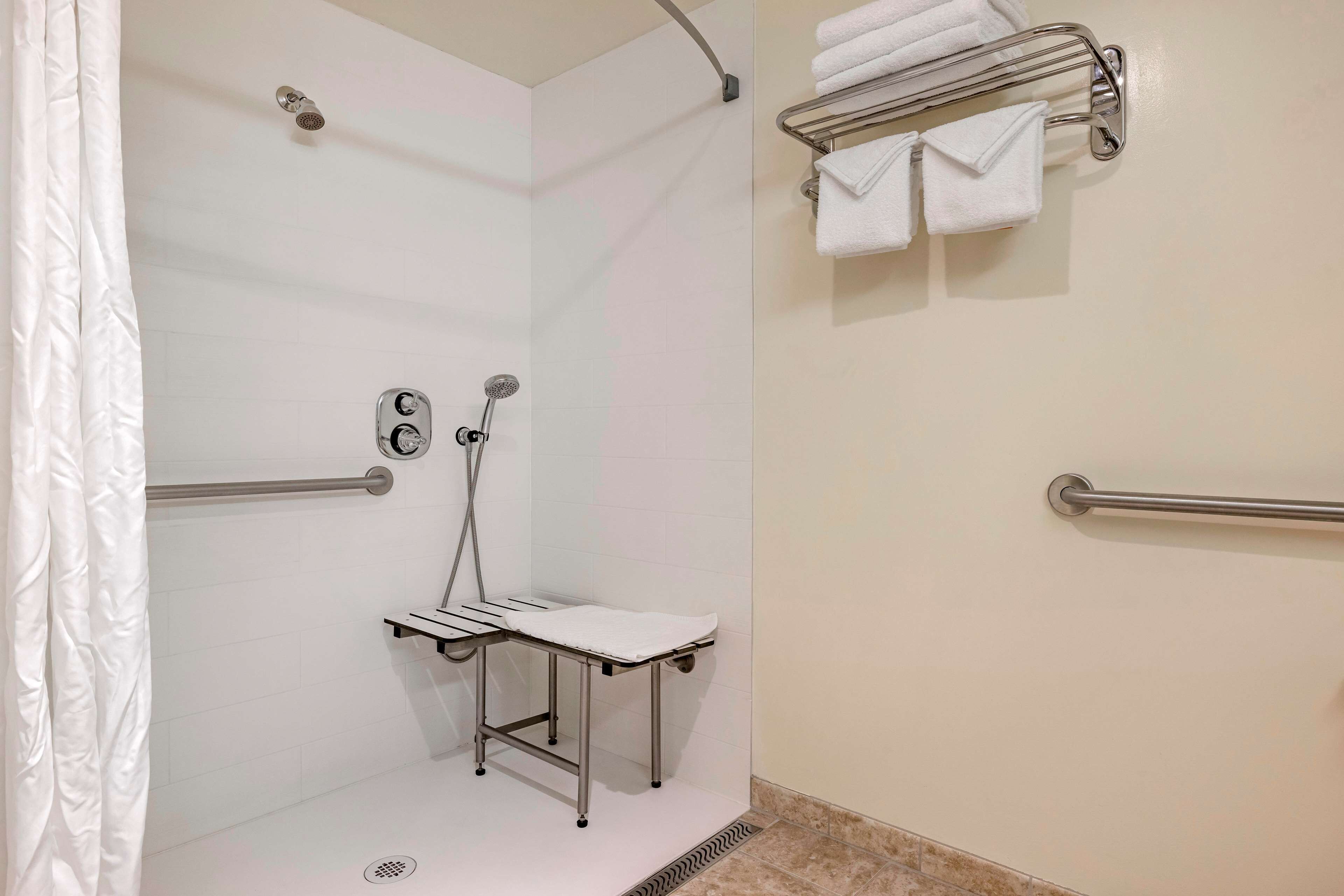 standard room, 1 king bed, accessible, non smoking (larger room;with sofabed) | premium bedding, pillow-top beds, in-room safe, desk