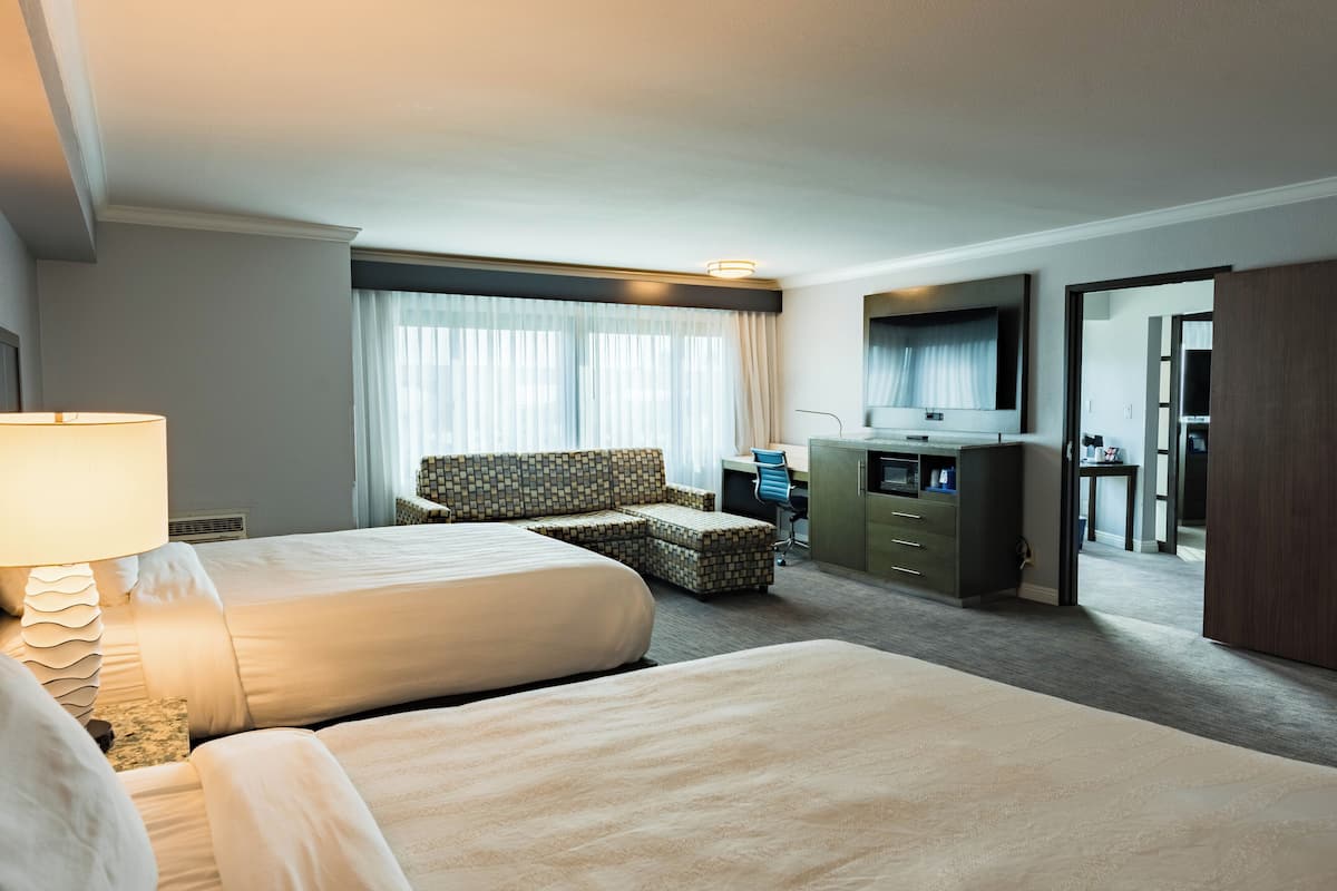 Suite, flere senger, ikke-røyk | Allergitestet sengetøy, skrivebord og blendingsgardiner