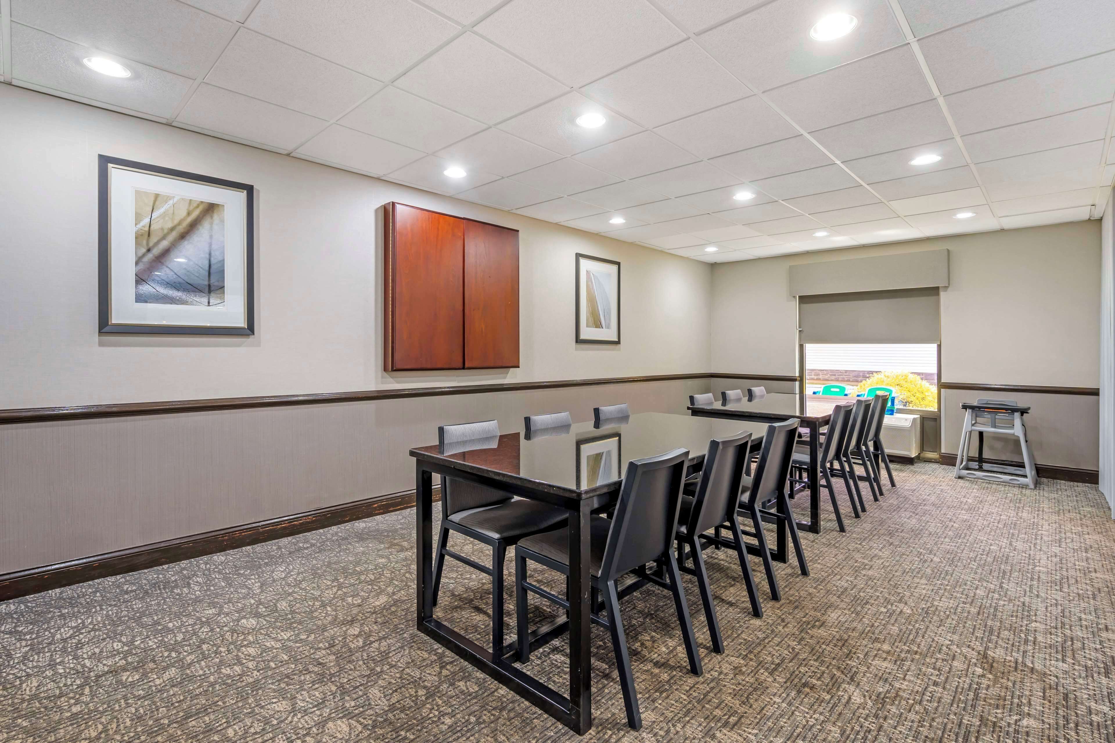 free continental breakfast