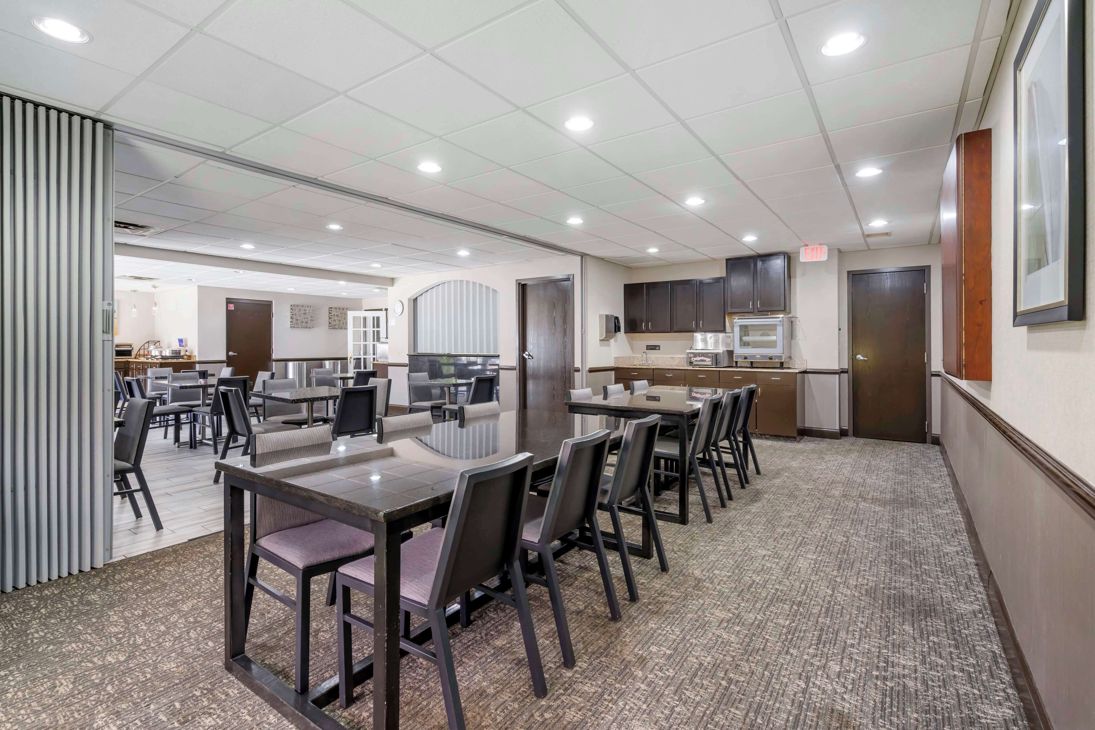 free continental breakfast