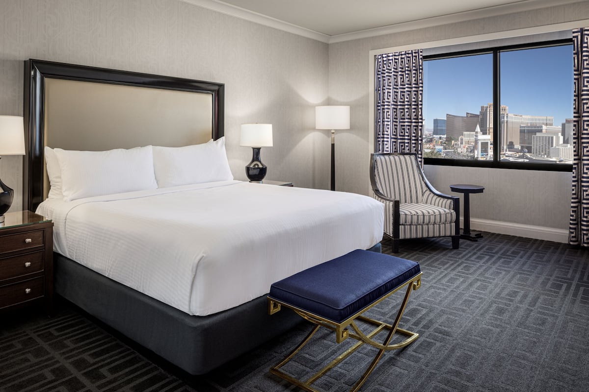 Palace Premium Studio, 1 King, Non-Smoking (Newly Renovated) | Pillowtop beds, in-room safe, desk, blackout drapes