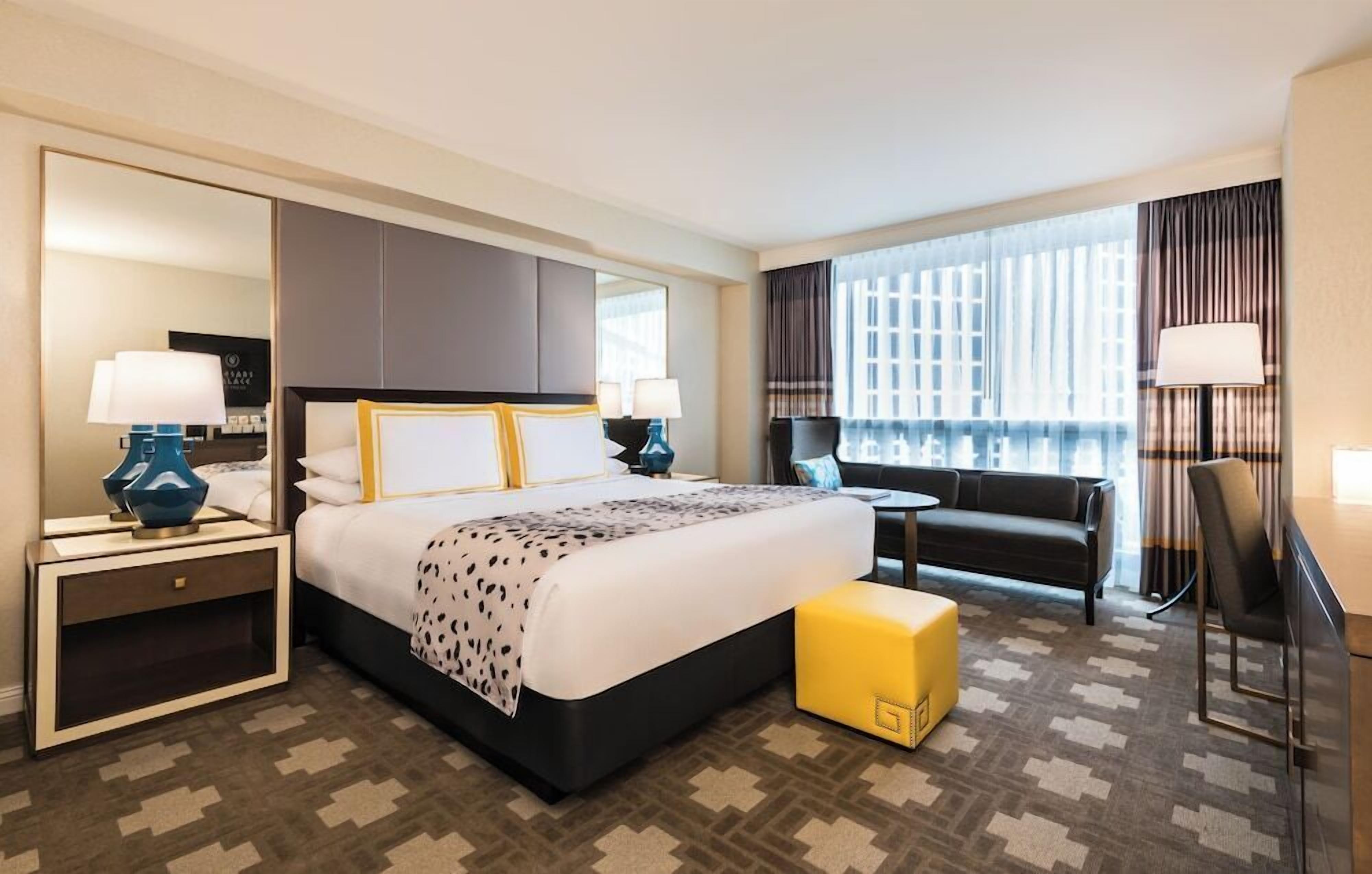 Pillowtop beds, in-room safe, desk, blackout drapes