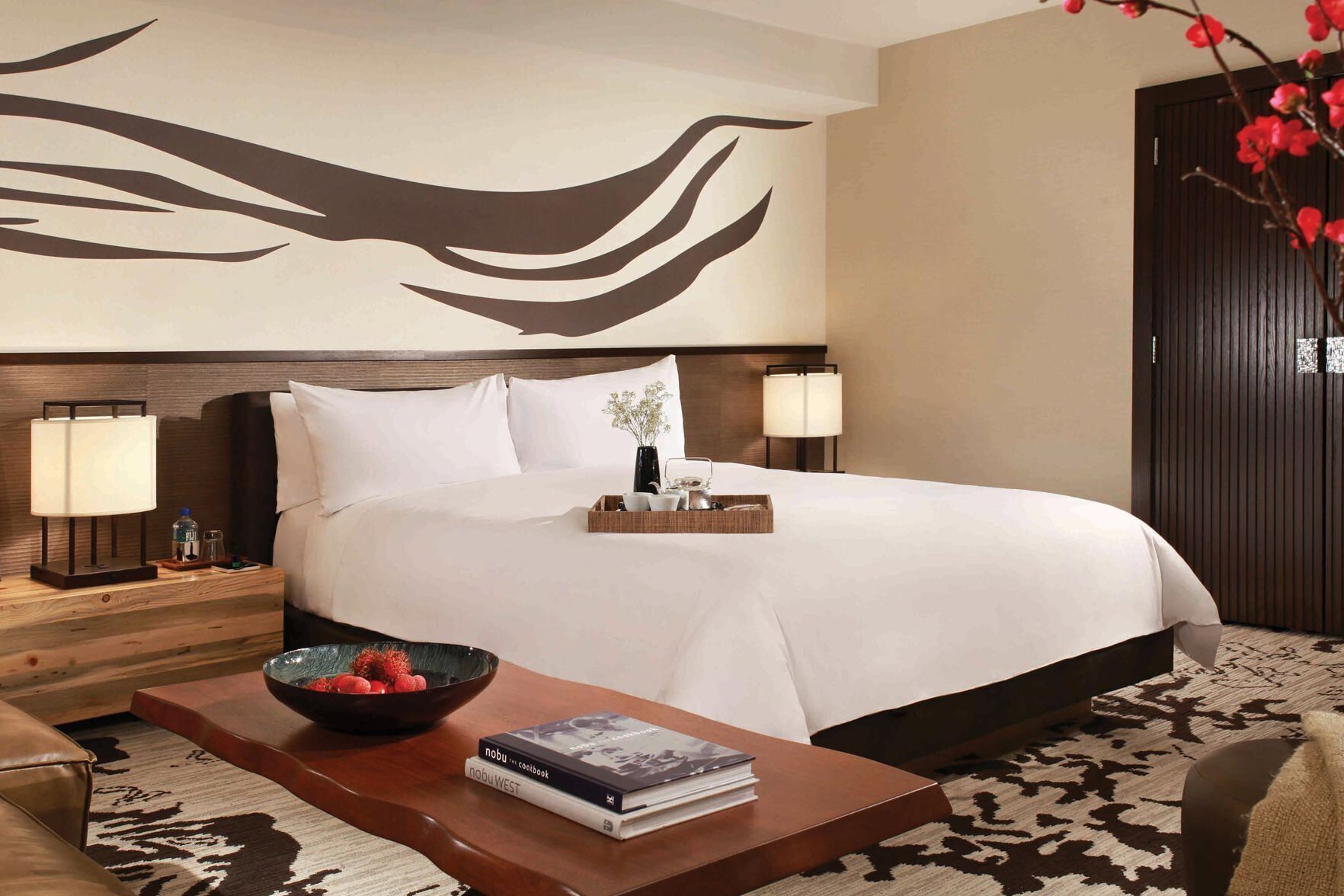 Surmatelas, coffres-forts dans les chambres, bureau, rideaux occultants