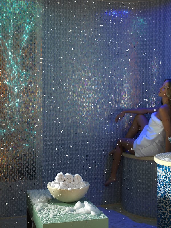 Couples treatment rooms, sauna, hot tub, steam room, body treatments